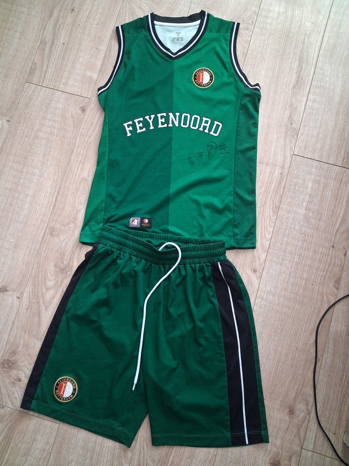 Feyenoord basketbal tenue - Groen (gesigneerd Maat M ofS), Overige maten, Ophalen of Verzenden, Zo goed als nieuw, Feyenoord