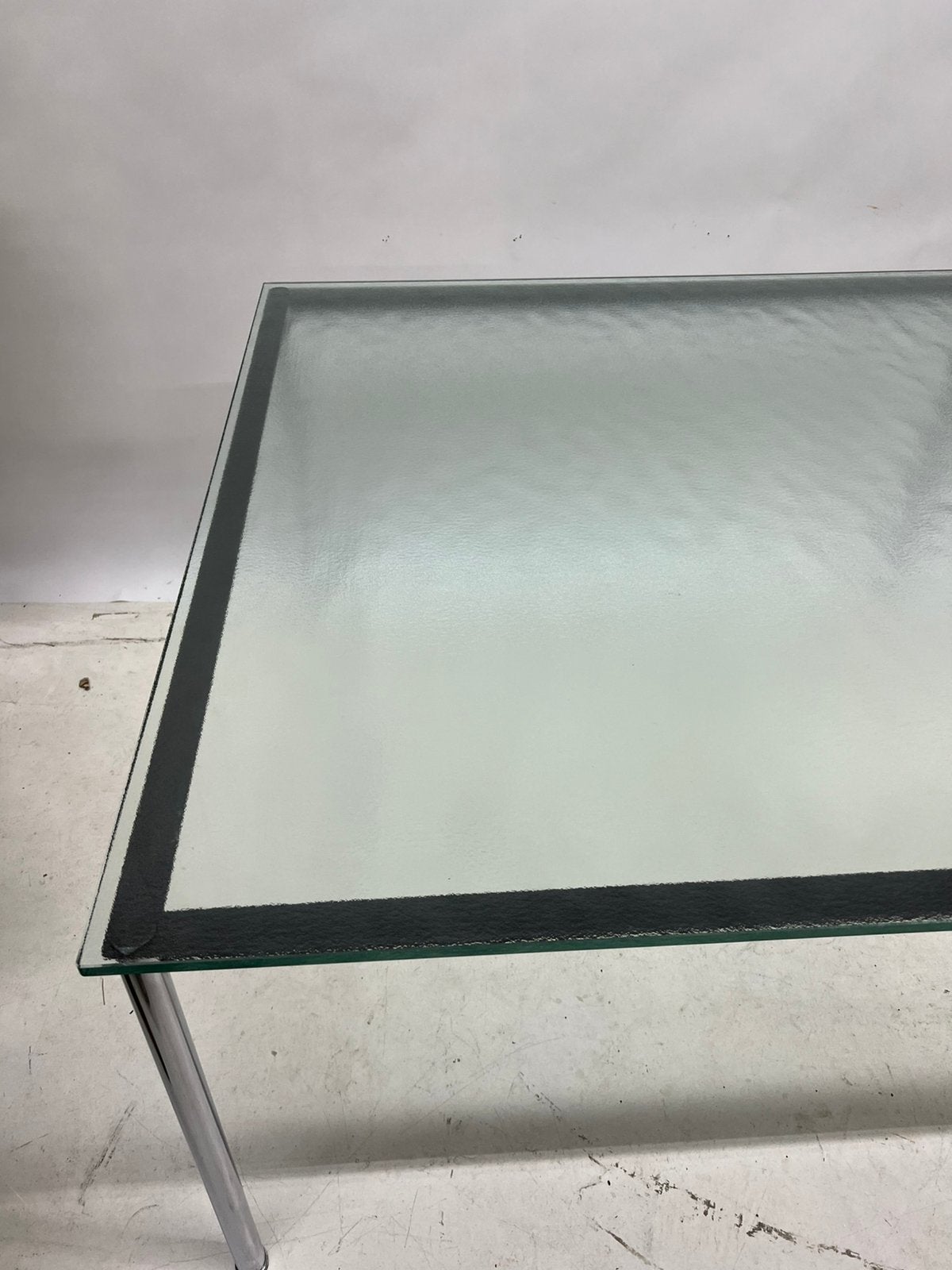 Design tafel van le corbusier model lc 10, Antiek en Kunst, Kunst | Designobjecten, Ophalen