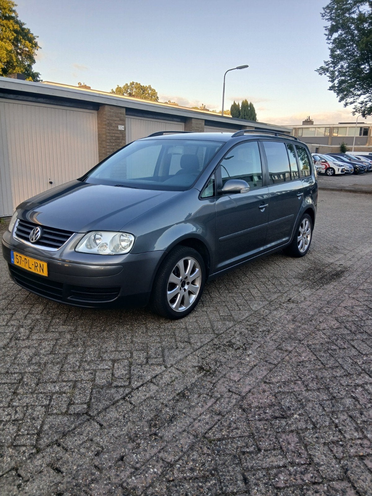 Volkswagen touran 1.6 fsi, Voorwielaandrijving, Stof, Zwart, 1600 cc