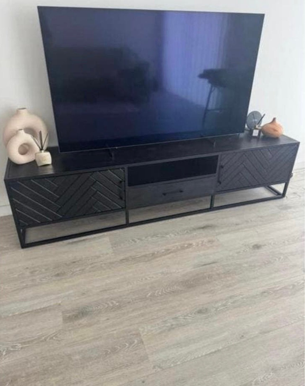 Tv meubel 210 cm zwart hout, Ophalen of Verzenden, Zo goed als nieuw, 200 cm of meer, Minder dan 100 cm