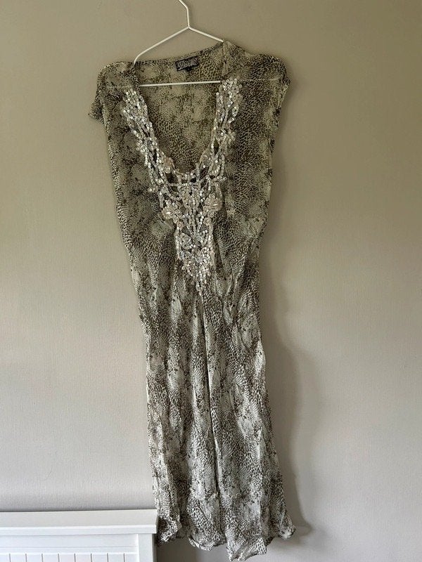 Beige midi jurk maat M y2k stijl knielengte, Maat 38/40 (M), Beige, Ophalen of Verzenden, Zo goed als nieuw