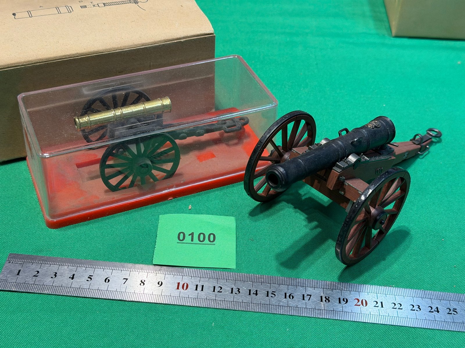 0100 Antieke Kanonnen Miniatuur Set - Decoratief en Uniek, Ophalen of Verzenden, Gebruikt, Groter dan 1:32, Overige merken