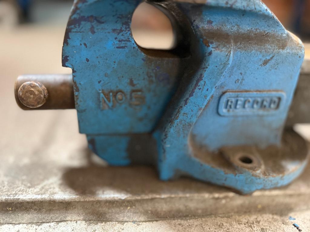 Record No. 5 bankschroef  – zware werkplaatsbankschroef, Doe-het-zelf en Verbouw, Ophalen, Zo goed als nieuw, Bankschroef