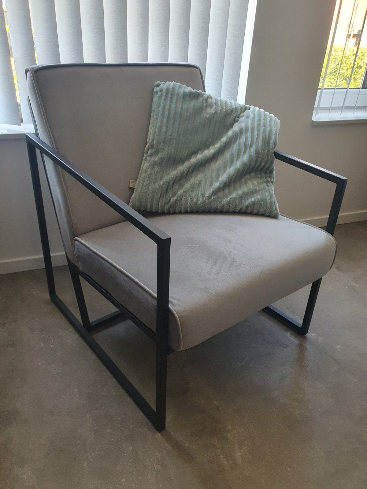 design fauteuil zwart grijs, Huis en Inrichting, Ophalen, 75 tot 100 cm, Zo goed als nieuw, Design modern industrieel