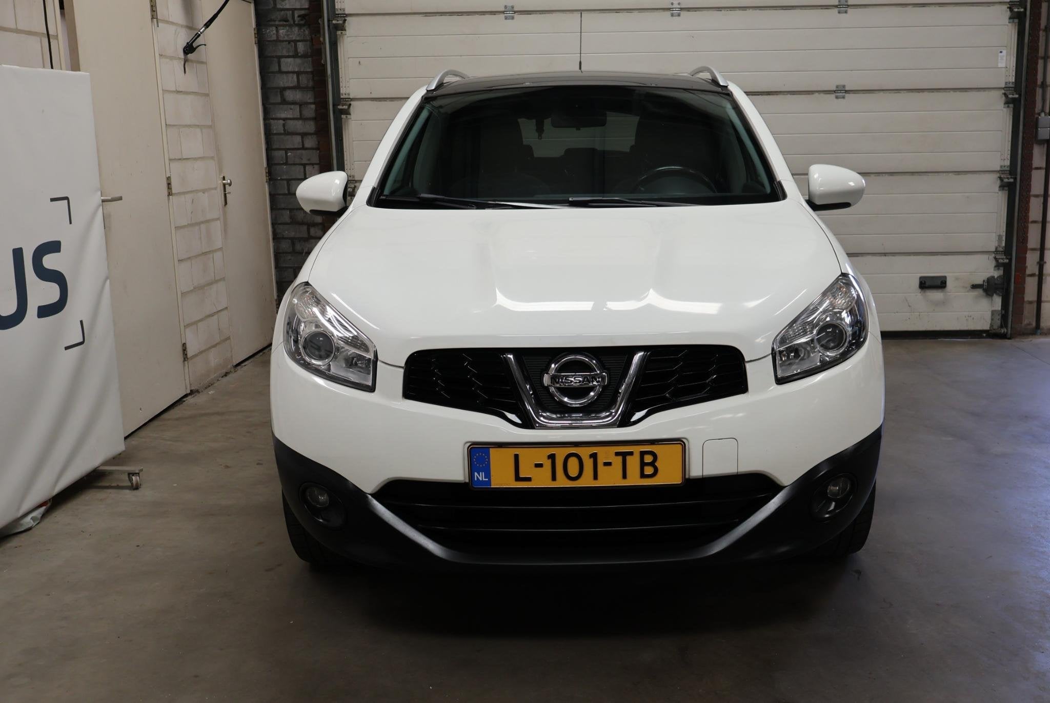 Nissan Qashqai 1.6 Connect Edition Navi Trekhaak Camera Pano, Voorwielaandrijving, Stof, Gebruikt, 1225 kg
