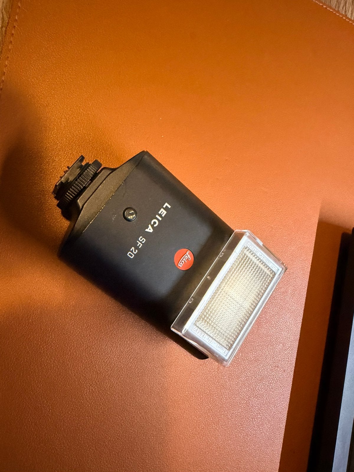 Leica SF 20, Audio, Tv en Foto, Fotografie | Flitsers, Ophalen of Verzenden, Zo goed als nieuw, Overige merken