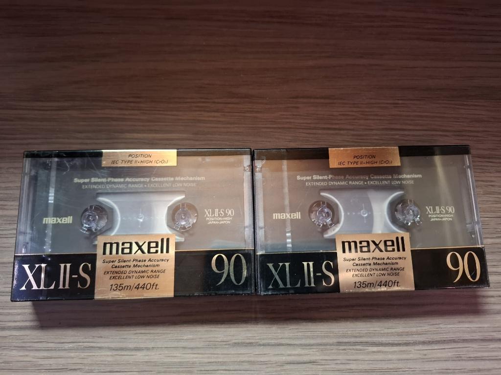 Maxell XLII-S 90, 2 stuks NOS, Cd's en Dvd's, Cassettebandjes, 2 t/m 25 bandjes, Overige genres, Ophalen of Verzenden, Nieuw in verpakking
