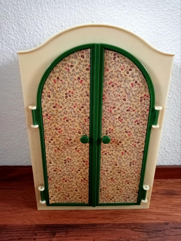 2 vintage poppen kledingkasten jaren 70, Verzamelen, Poppenhuizen en Toebehoren, Ophalen of Verzenden, Gebruikt, Poppenhuis