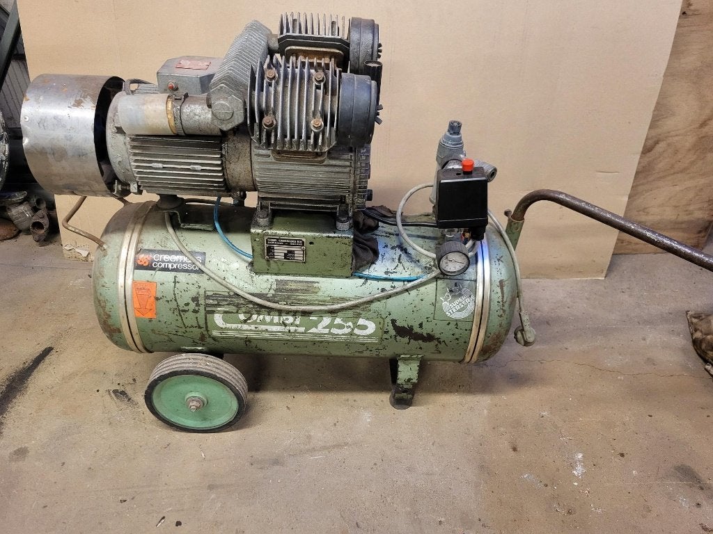 *** Mobiele compressoren ***, Ophalen, Gebruikt, 25 tot 100 liter, 200 tot 400 liter/min