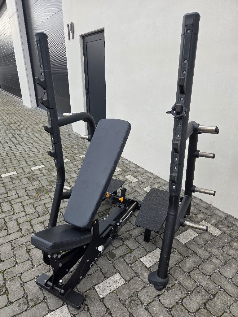 Matrix Fitnessbank met Squatrek - Zo goed als nieuw, Sport en Fitness, Ophalen, Zo goed als nieuw, Armen, Fitnessbank