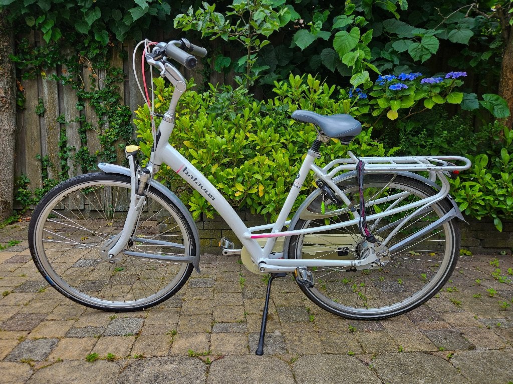 Wit/roze Batavus Mambo, Fietsen en Brommers, Fietsen | Dames | Damesfietsen, Ophalen, Versnellingen, Batavus, Trommelrem