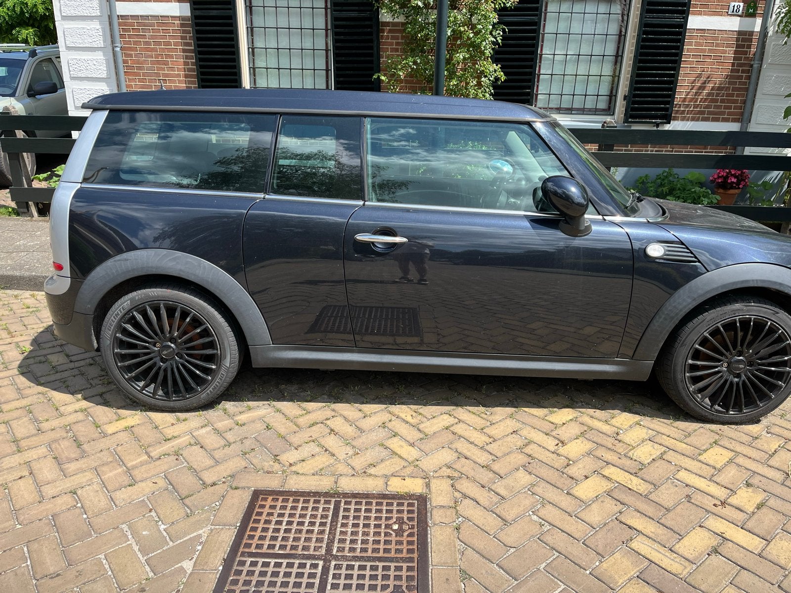 Mini Clubman 1.6 16V Cooper 2008 Zwart ( loop of sloop), Voorwielaandrijving, 4 cilinders, 4 stoelen, Stationwagon