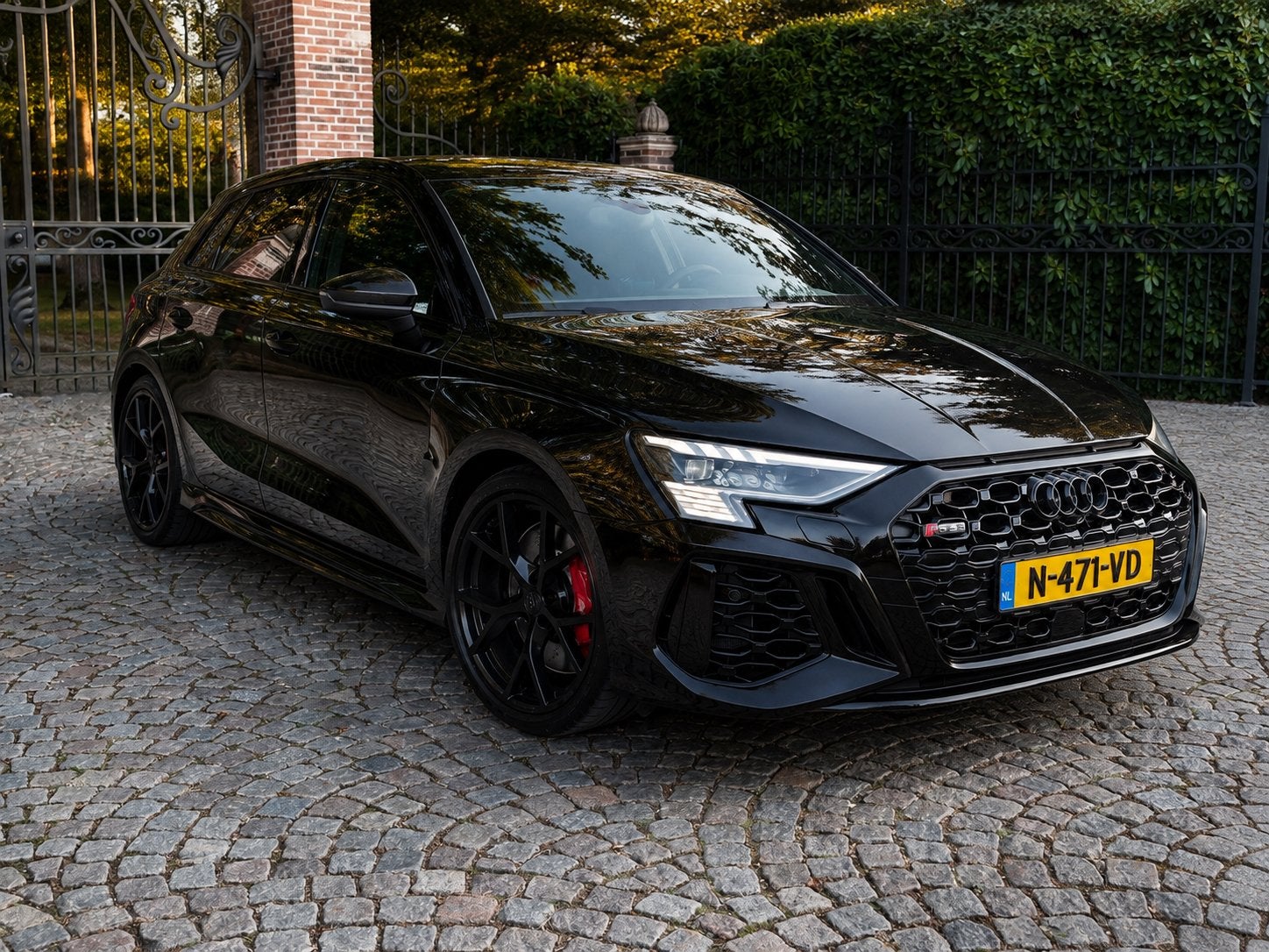 Audi RS3 400pk Quattro NL AUTO B&O HEADUP 2022 Zwart DEALER, Auto's, Audi, Automaat, Parkeerassistent, RS3, Zwart