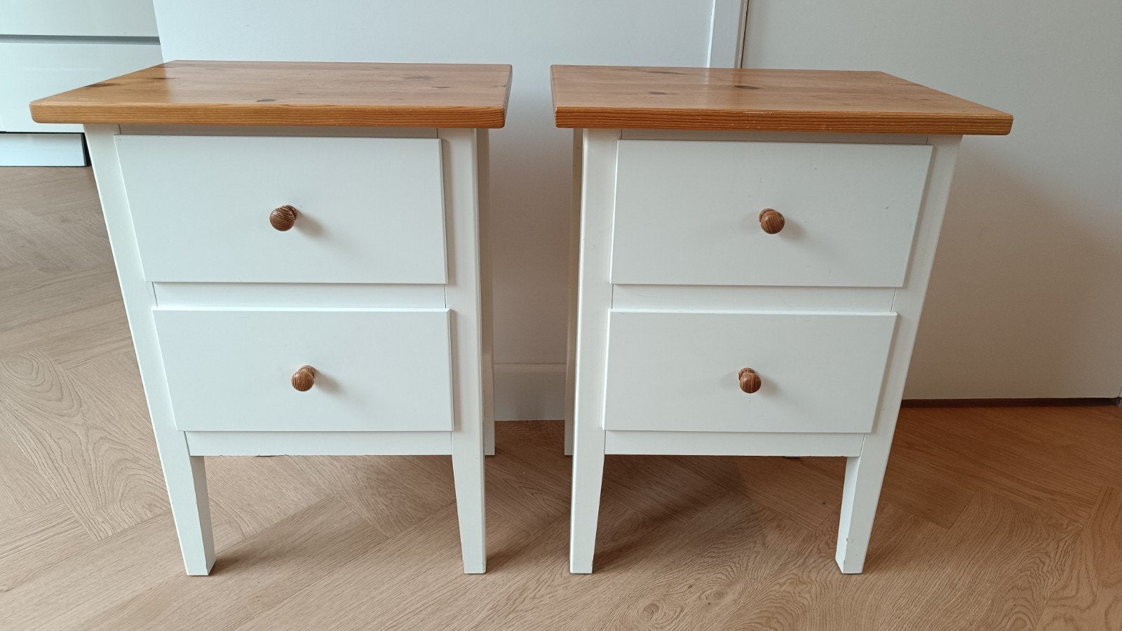 Nachtkastjes set van 2 - Wit met houten blad, Huis en Inrichting, Ophalen, 55 tot 70 cm, Zo goed als nieuw, 45 tot 65 cm