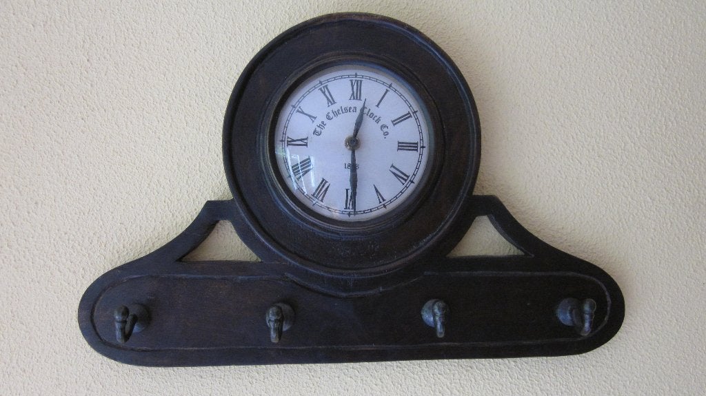 Houten klokje met kapstok, Werkt op batterijen, Ophalen of Verzenden, Digitaal, Overige merken