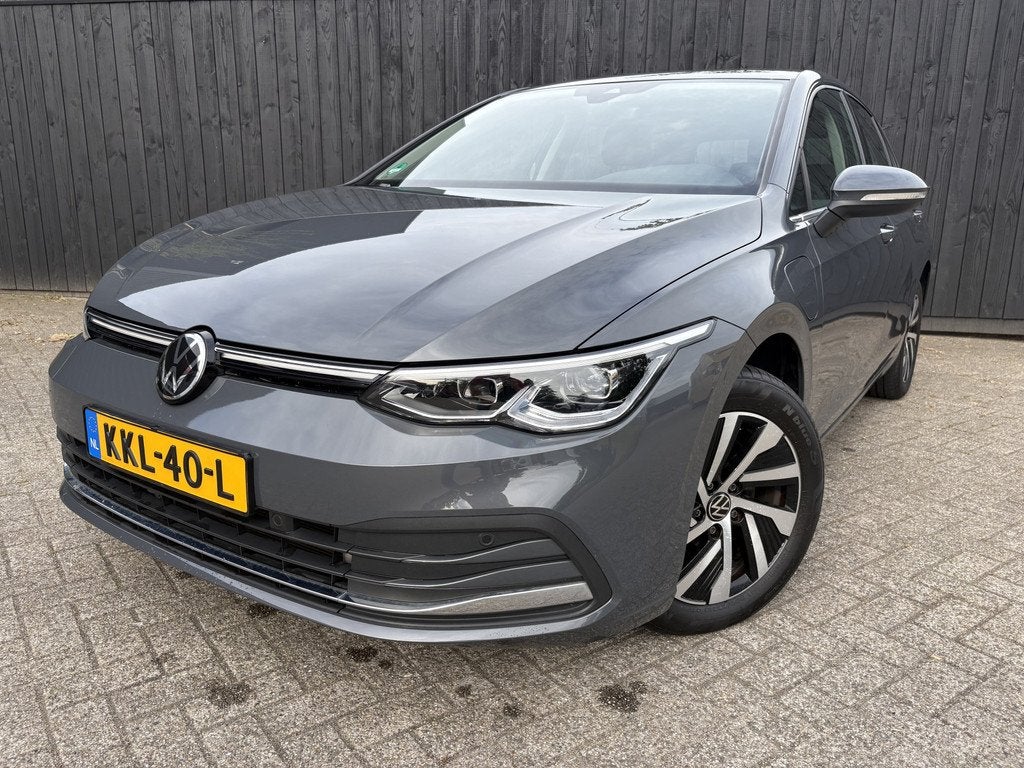 Volkswagen Golf 1.4 eHybrid Style (bj 2022, automaat), Auto's, Volkswagen, 1490 kg, Gebruikt, 4 cilinders, Alcantara