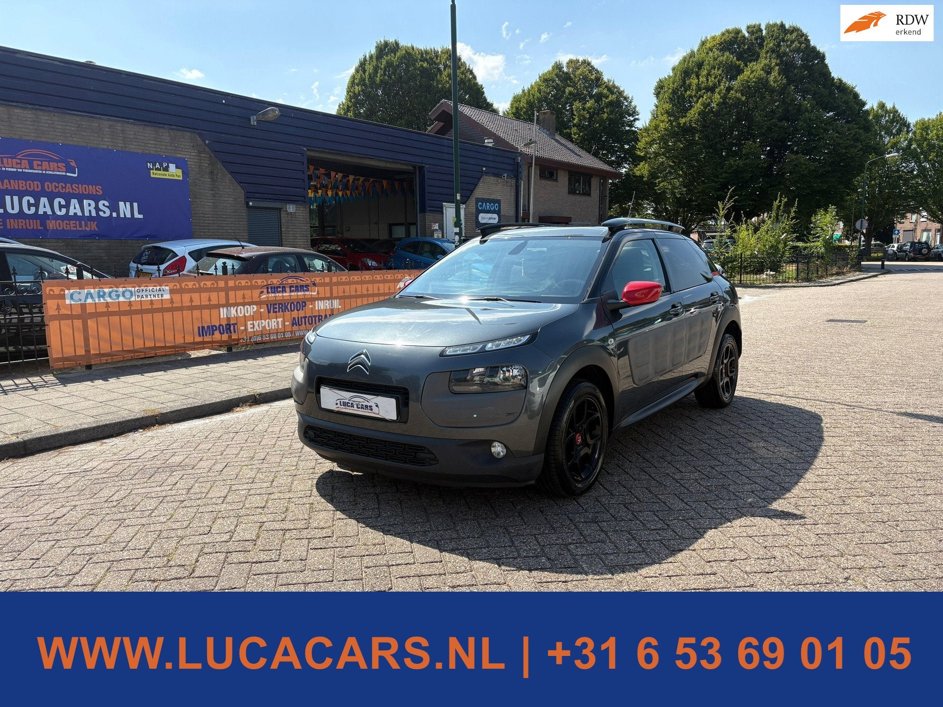 Citroen C4 Cactus 1.2 PureTech Shine 2X SLEUTEL + BOEKJES!, Auto's, Citroën, Parkeersensor, Euro 6, 1199 cc, 995 kg