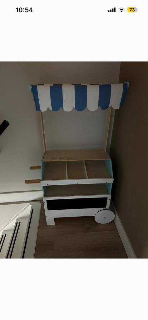 Houten marktkraam met blauw-wit gestreept dakje, Kinderen en Baby's, Ophalen, Zo goed als nieuw, Jongen of Meisje