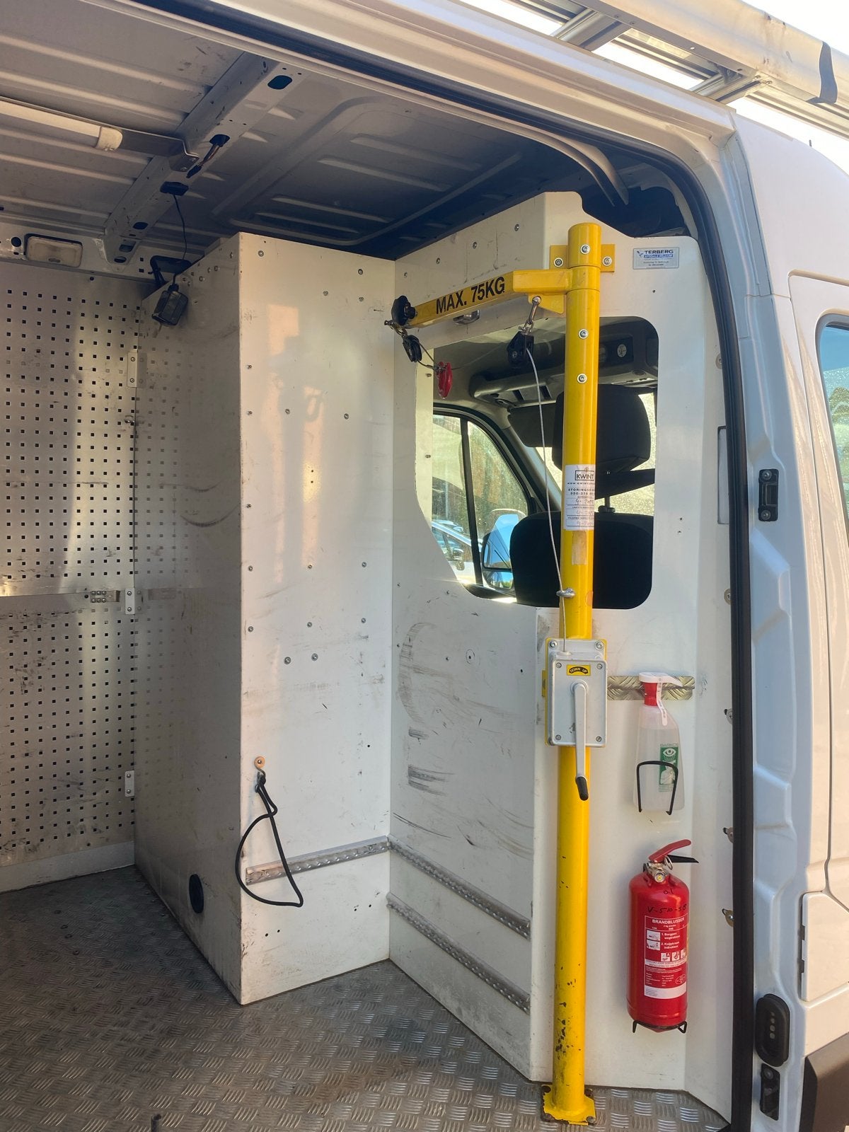 Takel 75 kg met kantoor voor in bus, Doe-het-zelf en Verbouw, Lieren en Takels, Ophalen, Gebruikt, Handmatig