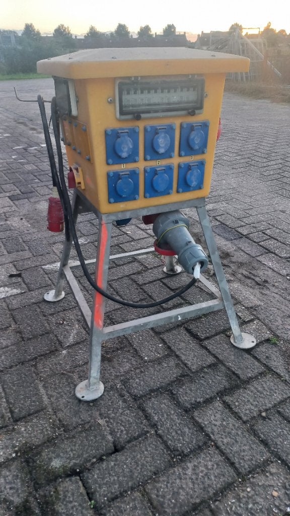 Stroomverdeler, Ophalen