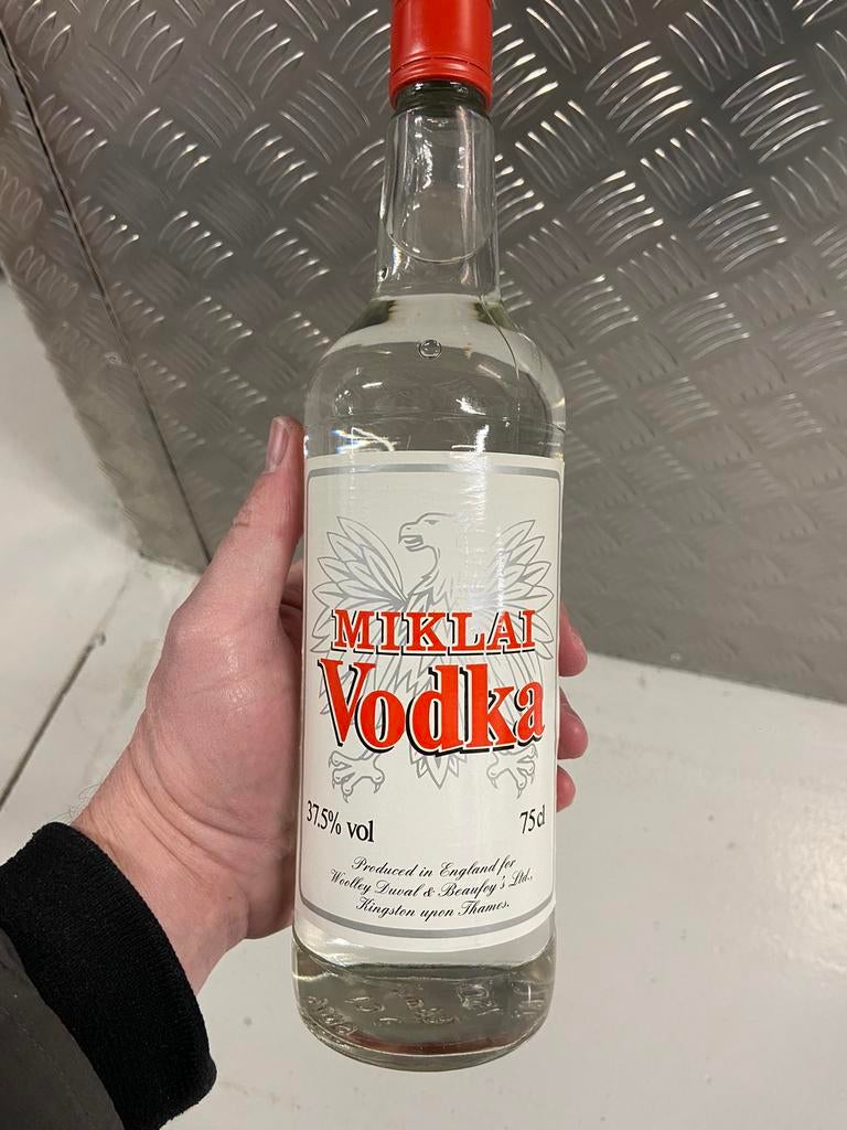 Fles Vodka Miklai 0,75 cl   37,5% alcohol, Verzamelen, Ophalen, Zo goed als nieuw, Overige typen