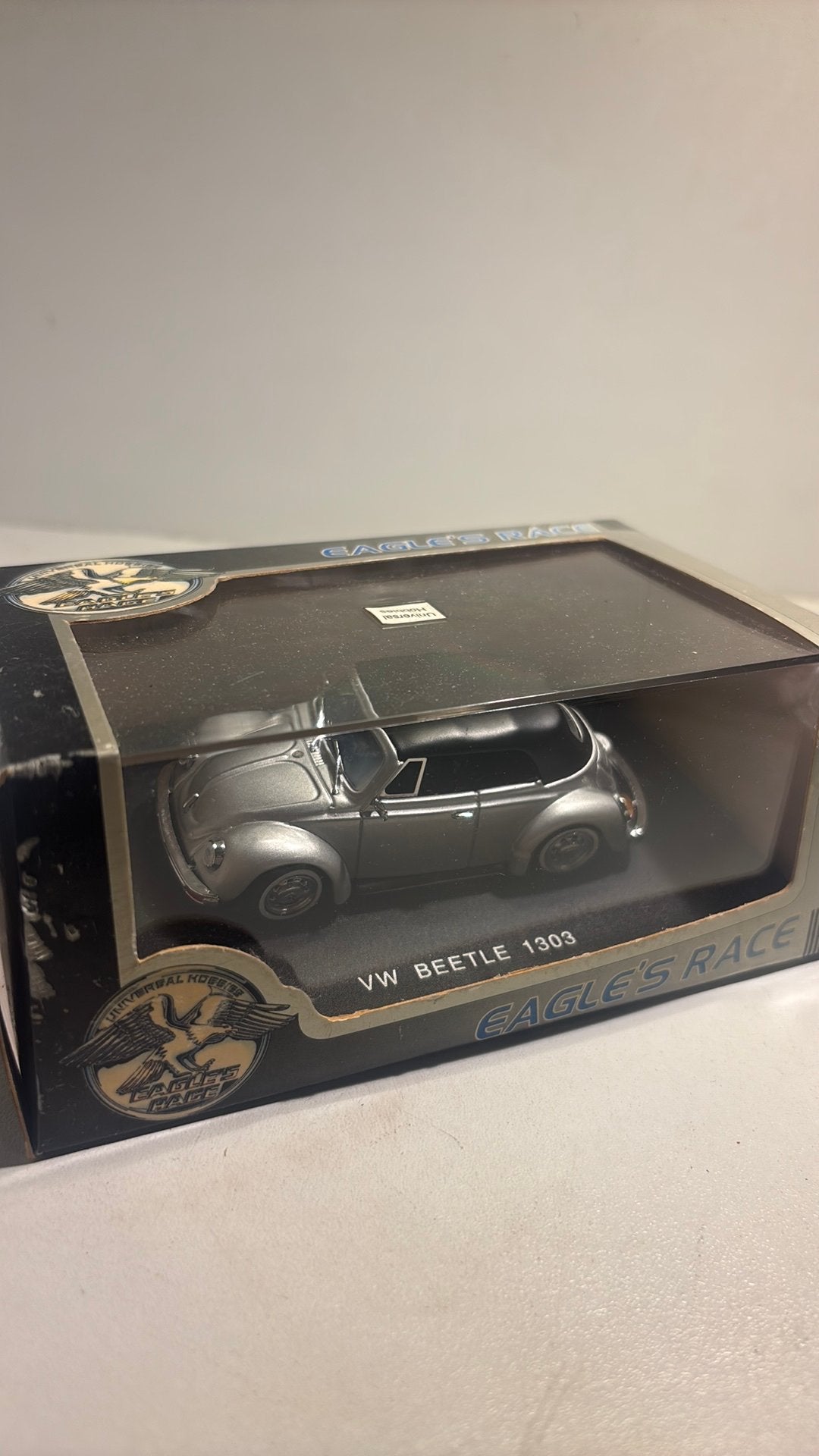 Volkswagen beetle 1303 universal hobbies 1.43, Hobby en Vrije tijd, Auto, Ophalen of Verzenden, Universal Hobbies, A