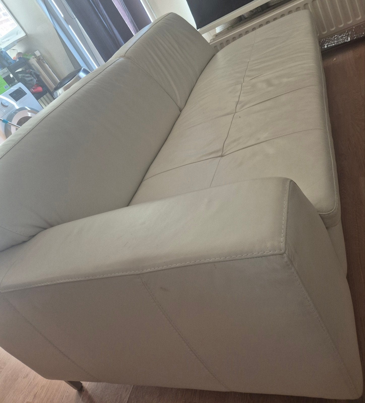 Witte 2-zitsbank van leer - 200 cm breed, Huis en Inrichting, Banken | Bankstellen, Gebruikt, Rechte bank, Tweepersoons, 200 tot 250 cm
