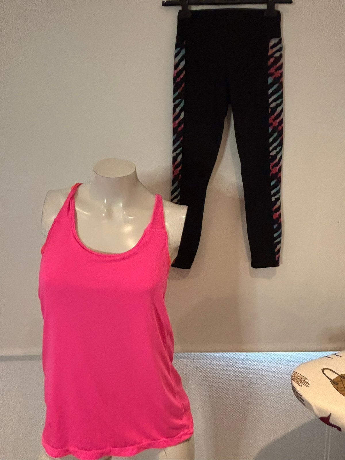 Pink victoria secret broek met een gecombineerd shirt. S, Kleding | Dames, Sportkleding, ., Ophalen of Verzenden, ., Roze