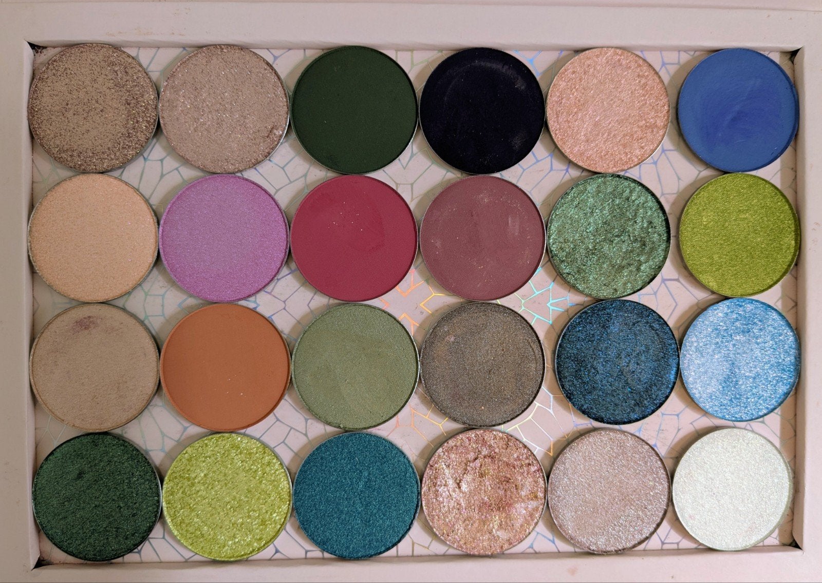 L'Oye - pressed eyeshadow, Ophalen of Verzenden, Zo goed als nieuw, Ogen