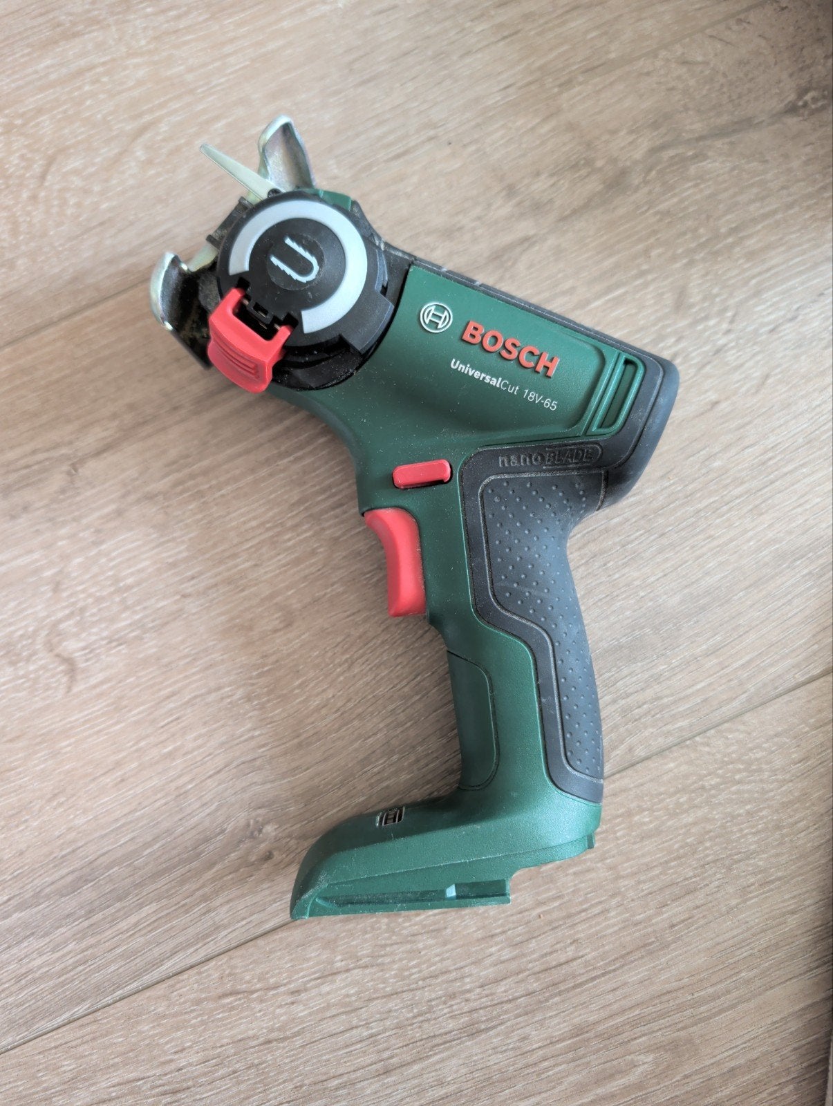 Bosch UniversalCut 18V-65 Accu NanoBlade Zaag, Ophalen, Overige typen, Zo goed als nieuw, 30 tot 70 mm