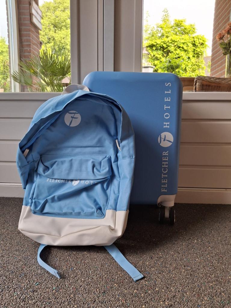 Fletcher Hotels Reistrolley en Rugtas Set - Lichtblauw, Ophalen, 30 cm of meer, Blauw, Minder dan 35 cm