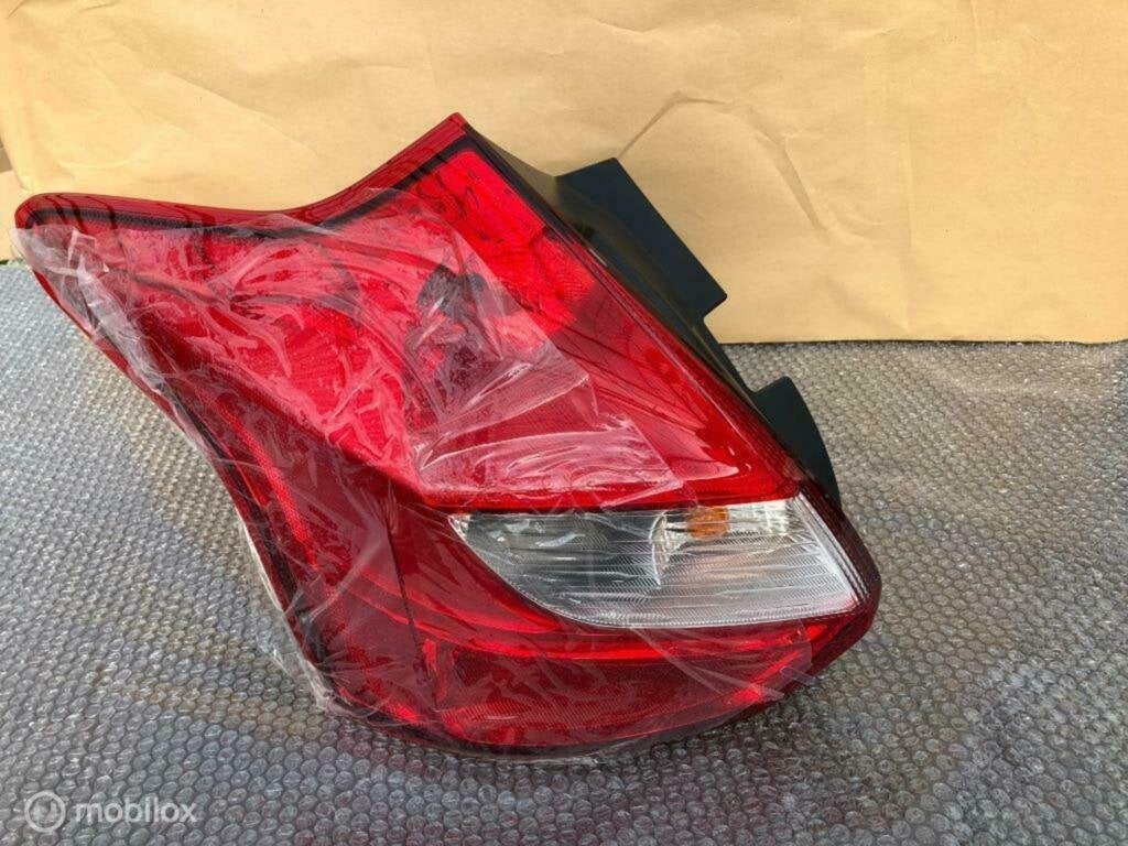 Achterlicht Ford Focus Links Nieuw model bm5113405k nieuw, Gebruikt