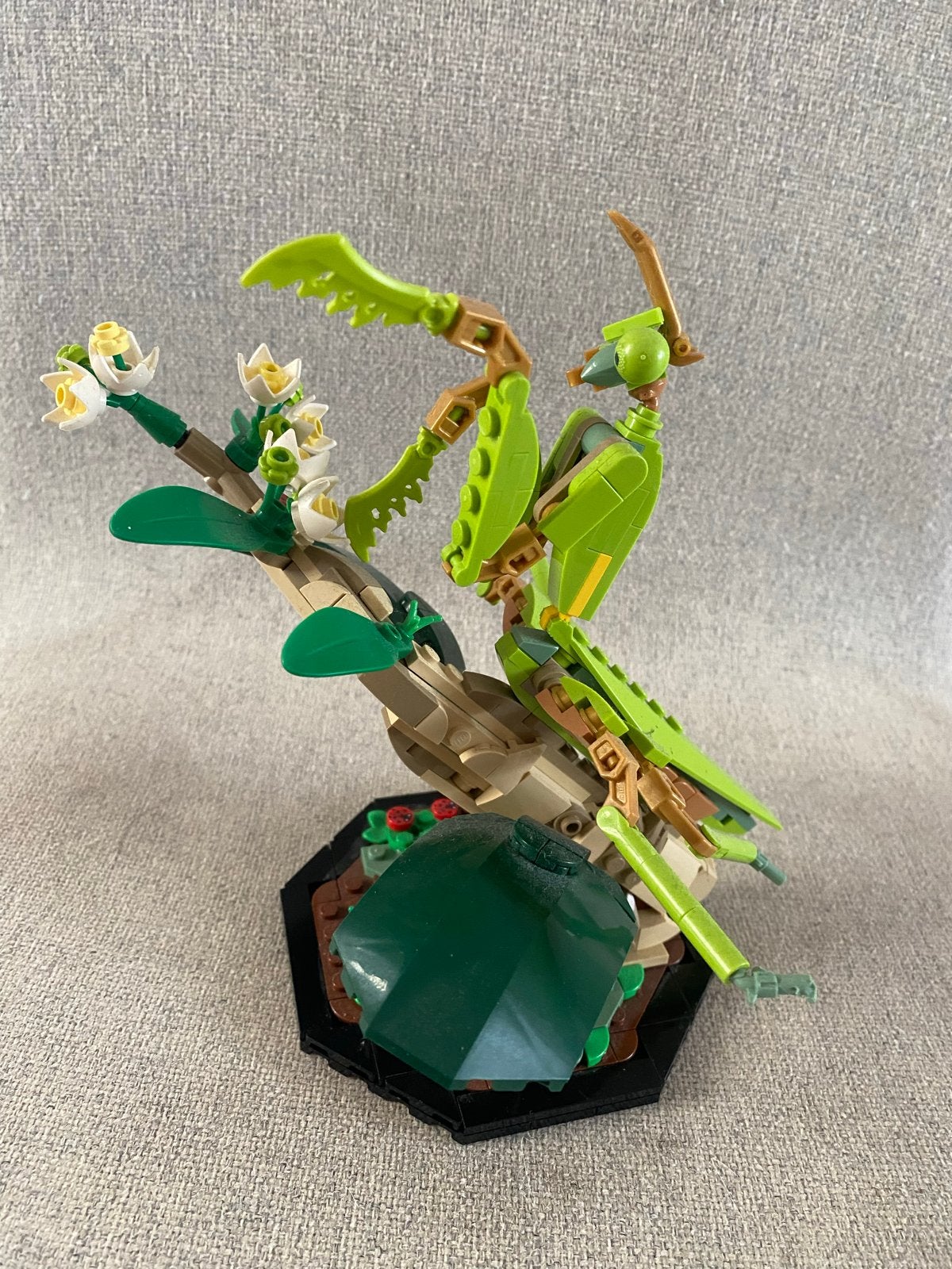 Lego bidsprinkhaan op tak met bloemen, MOC (eigen creatie), Lego, Ophalen of Verzenden, Zo goed als nieuw