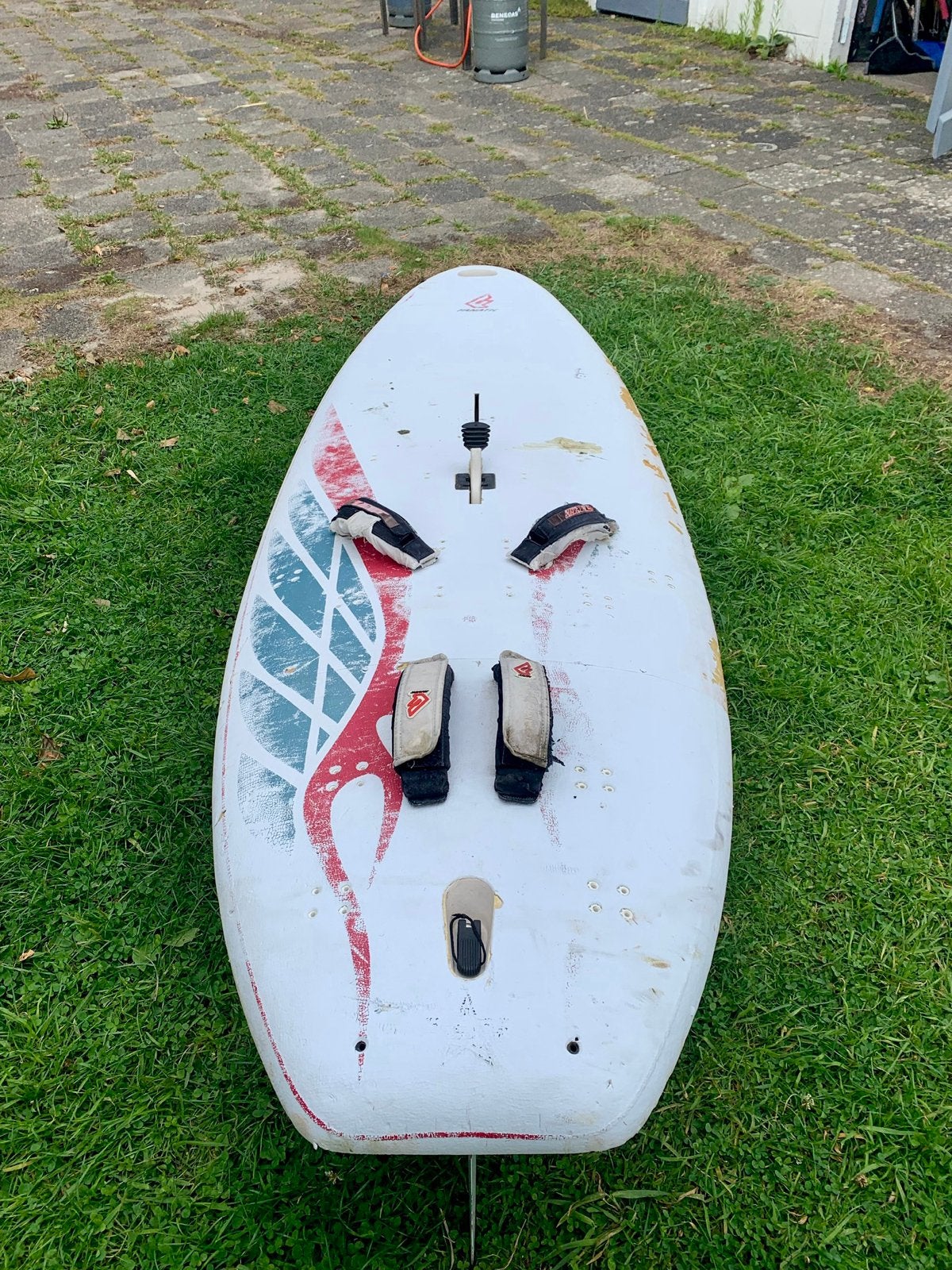 Fanatic Viper 80 windsurfboard - Ideaal voor beginners, Watersport en Boten, Ophalen, Met voetbanden, 250 tot 300 cm, Gebruikt