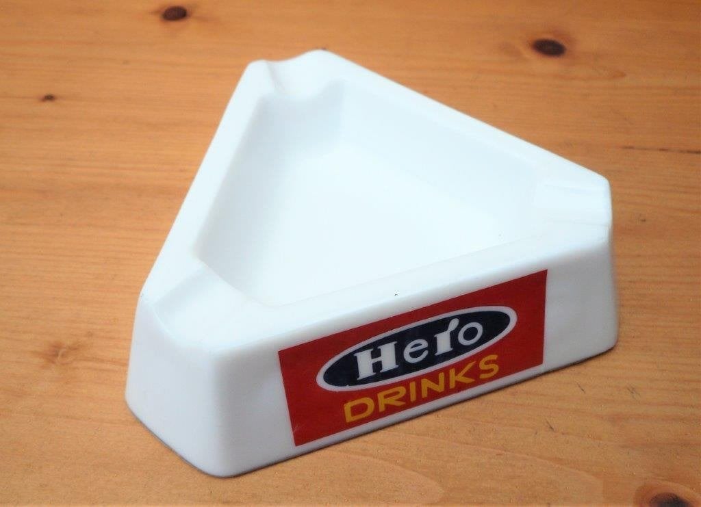 Hero drinks Asbak .gerdt & nederlof rotterdam Opalex France., Verzamelen, Ophalen of Verzenden, Zo goed als nieuw, Asbak