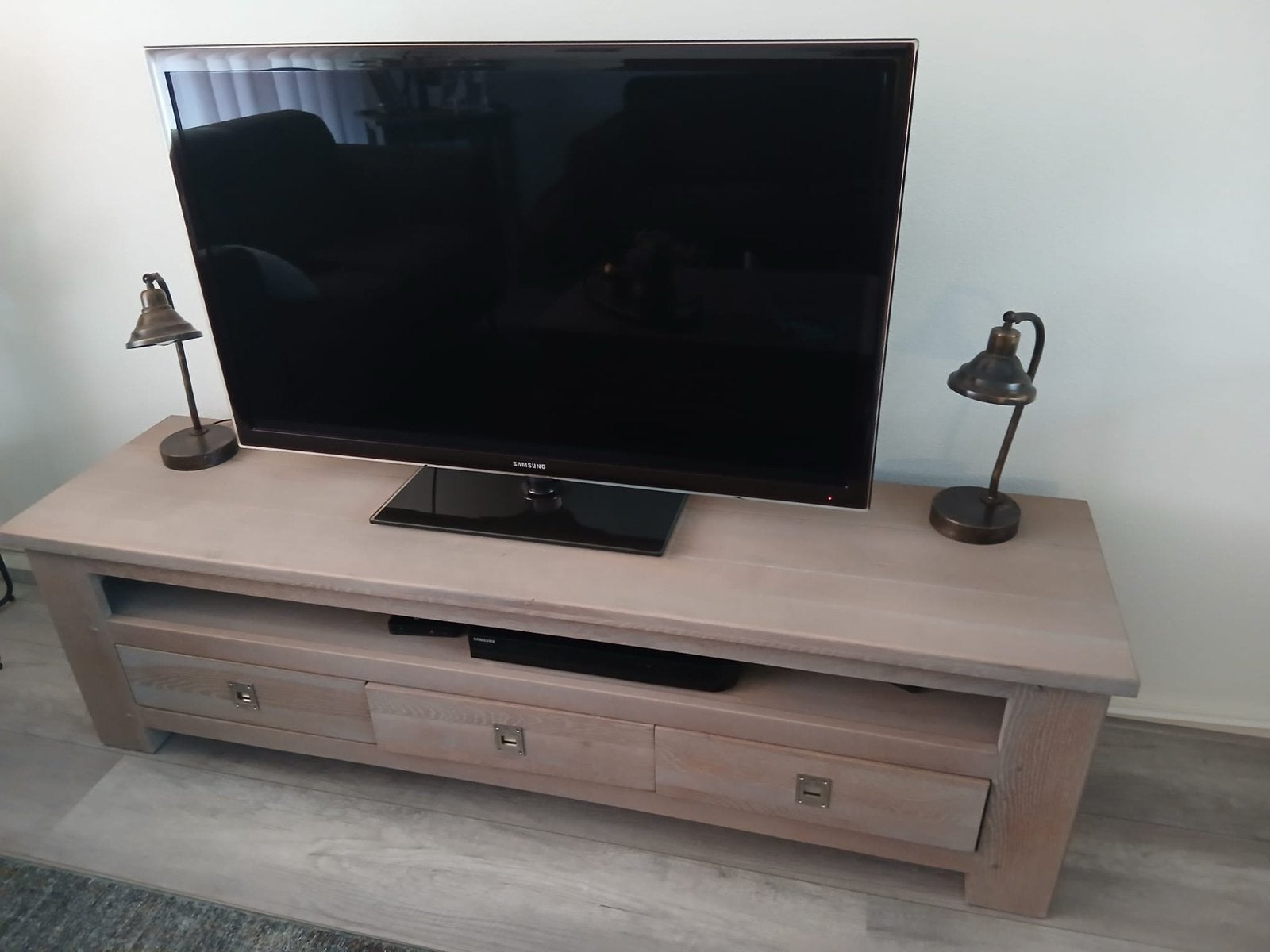 Tv kast vergrijsd eiken IN VASTE PRIJS VERLAAGD, Ophalen, 150 tot 200 cm, Eikenhout, Zo goed als nieuw