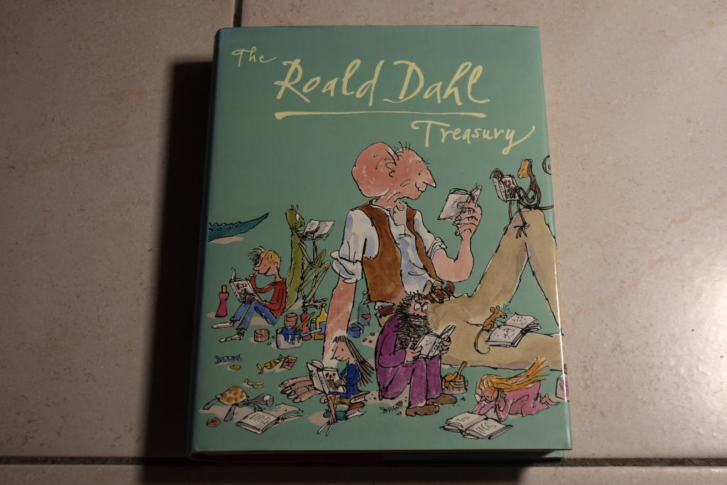 The Roald Dahl Treasury      , Ophalen of Verzenden, Zo goed als nieuw, Fictie algemeen