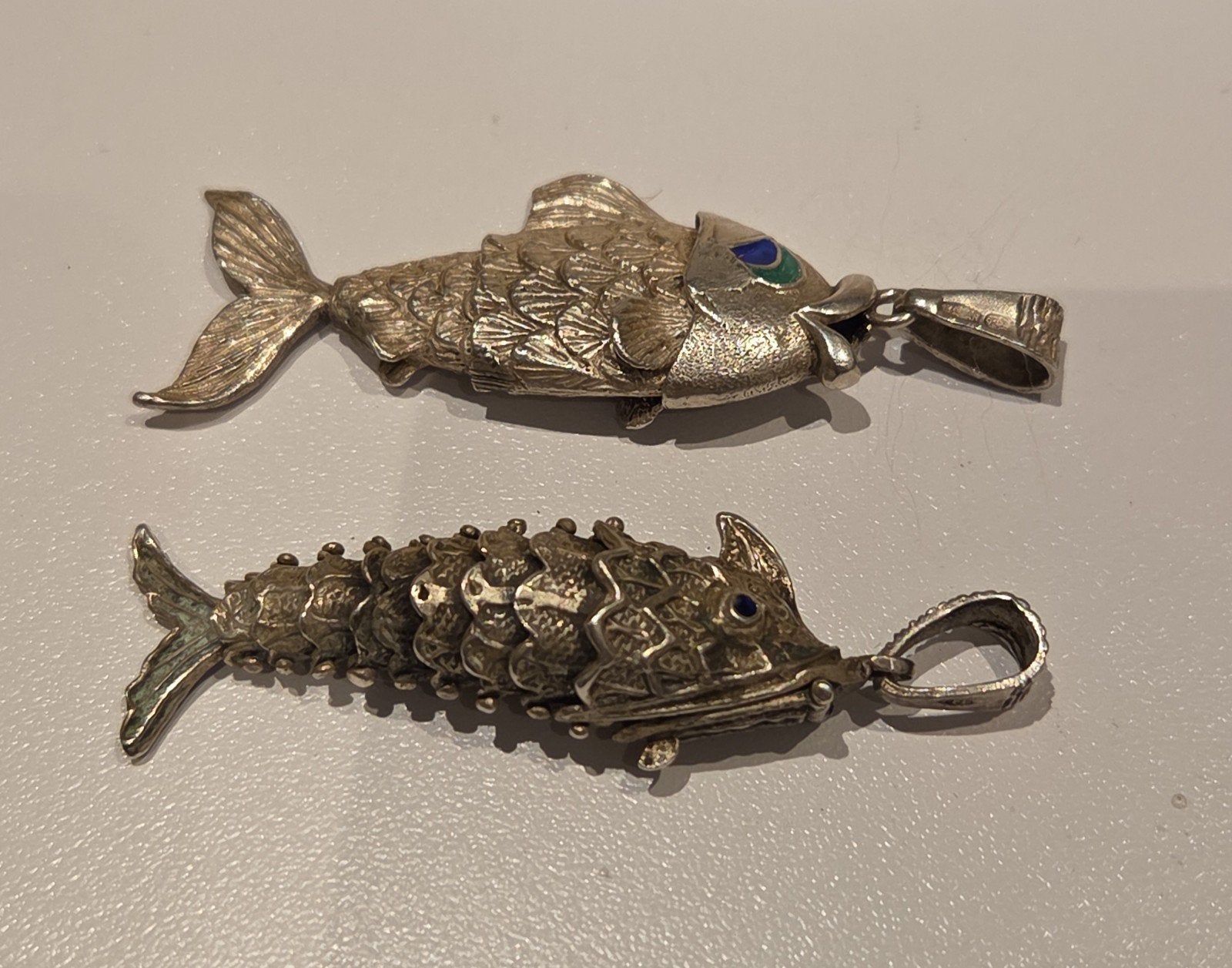 vintage zilveren visvormige hangers, Ophalen of Verzenden, Zilver