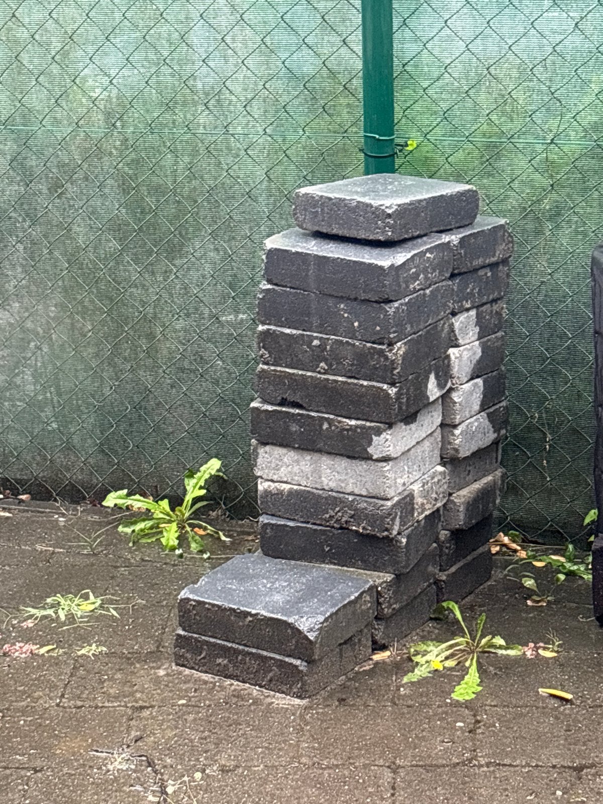 Gratis af te halen ca 45m2 bestrating / tuintegels 28x21x7cm, Ophalen, Gebruikt, 10 m² of meer, Beton
