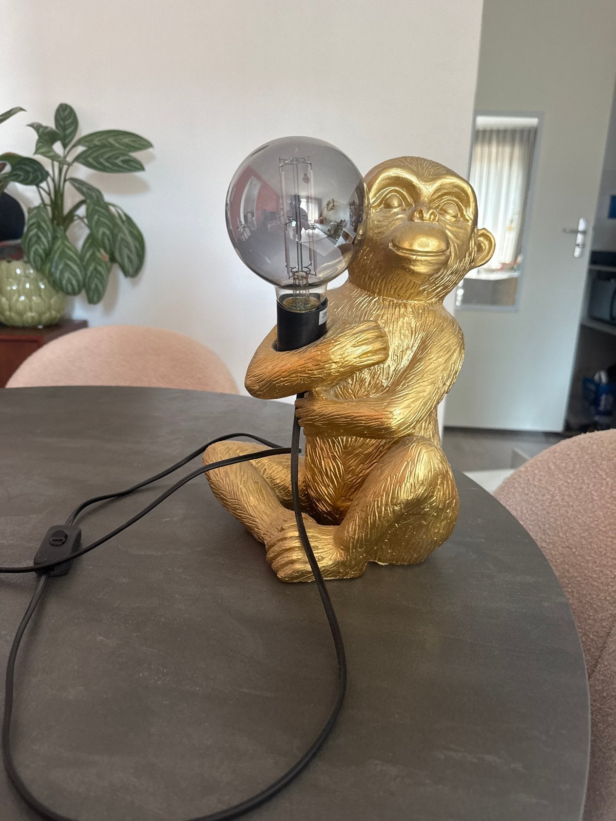 Gouden Apenlamp met Gloeilamp - Unieke Tafellamp, Overige merken, Kunststof, E27 (groot), Zo goed als nieuw