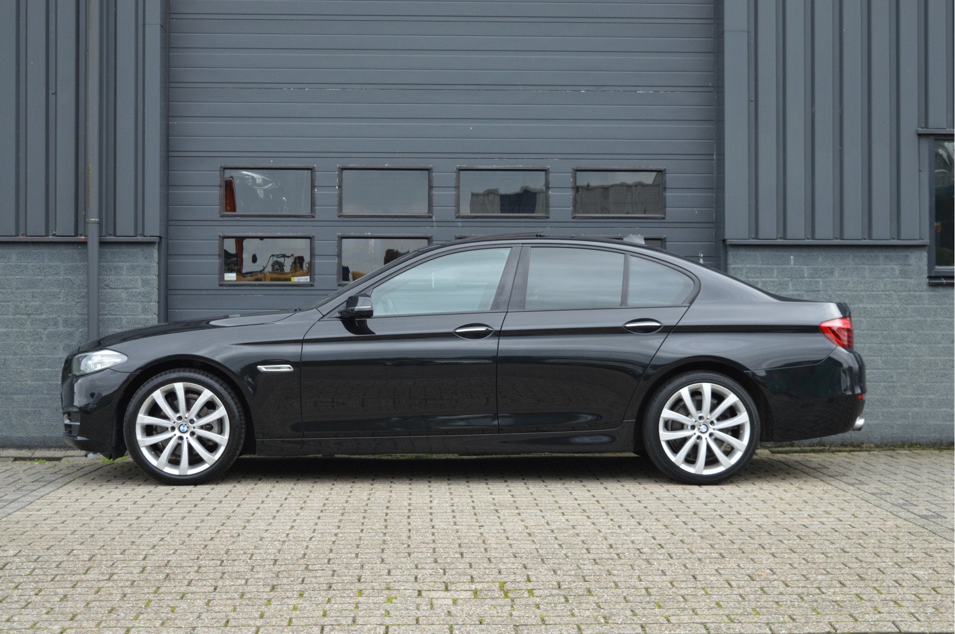 BMW 5 Serie 520i Last Minute Edition | ORG NL | SCHUIFDAK |, Auto's, Automaat, Achterwielaandrijving, Gebruikt, 4 cilinders