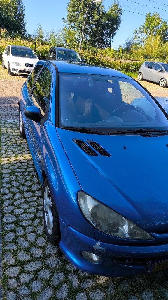 Peugeot 206 1.4 16V 3D 2006 Blauw - check engine, Auto's, Voorwielaandrijving, 1360 cc, 31 €/maand, 4 cilinders