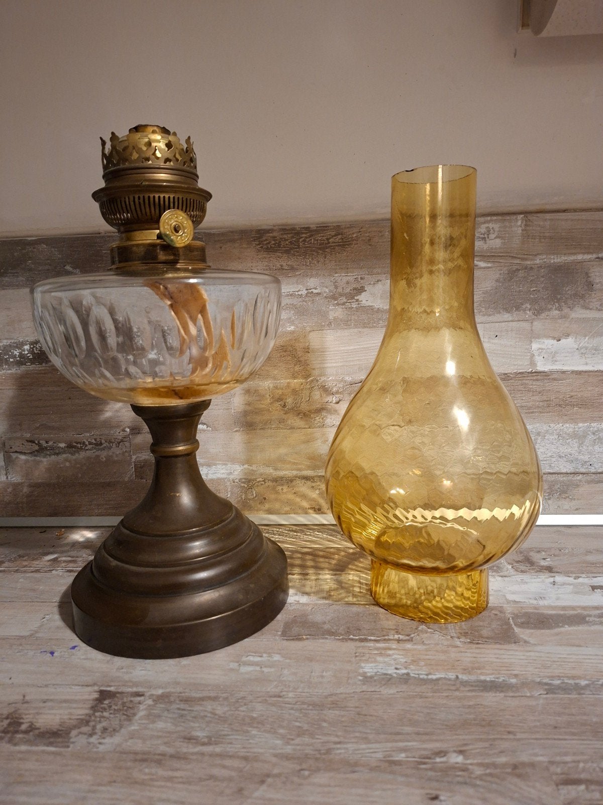 Antieke olielamp, Ophalen of Verzenden, Minder dan 50 cm