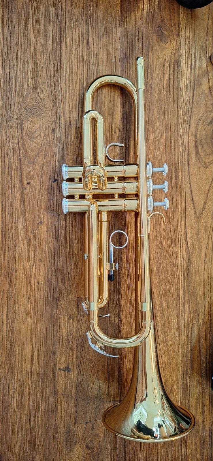Yamaha YTR-2330 Trompet - Zo goed als nieuw met koffer, Muziek en Instrumenten, Blaasinstrumenten | Trompetten, Ophalen of Verzenden