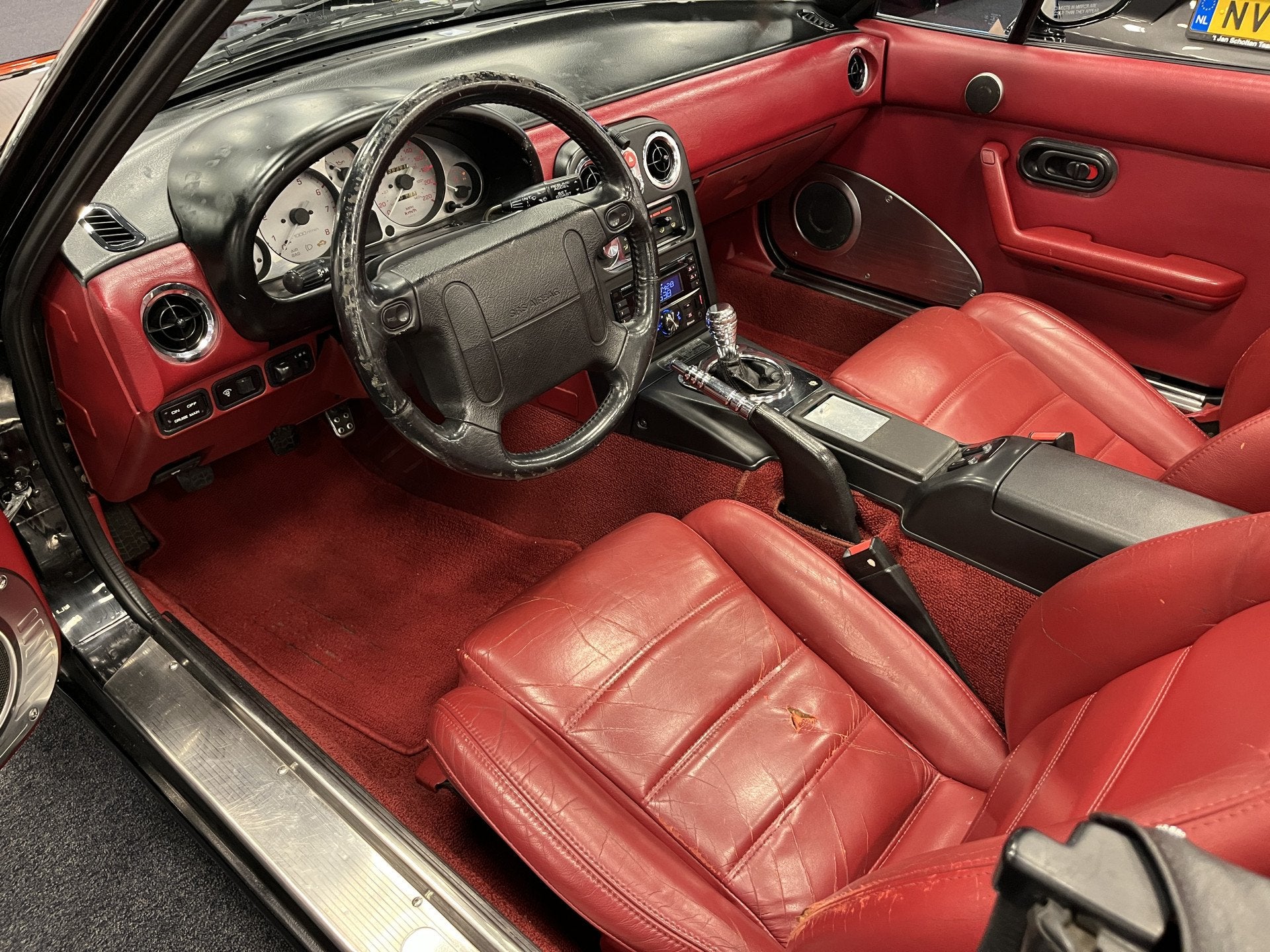 Mazda MX-5 NA Roadster 1.6i Miata Black-Red Edition CDN Post, foto 2