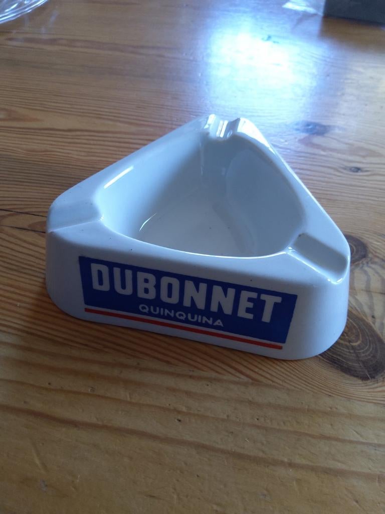 Vintage Dubonnet Quinquina Asbak - Driehoekig Porselein, Verzamelen, Ophalen of Verzenden, Gebruikt, Asbak
