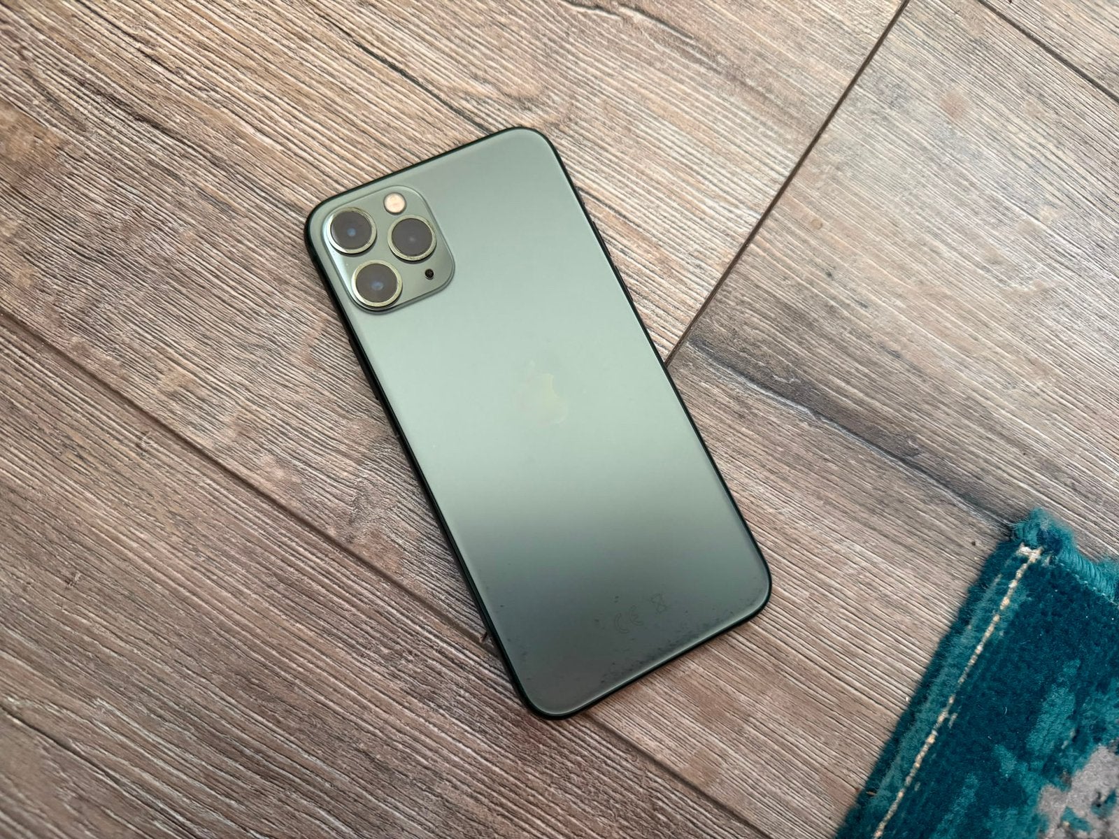 Zeer nette Apple Iphone 11 Pro Midnight Green met oplader!, Telecommunicatie, Mobiele telefoons | Apple iPhone, Ophalen of Verzenden