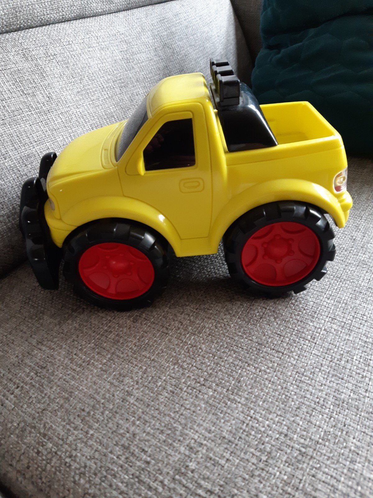 PICK-UP TRUCK EN KIEPAUTO., Kinderen en Baby's, Ophalen, Zo goed als nieuw