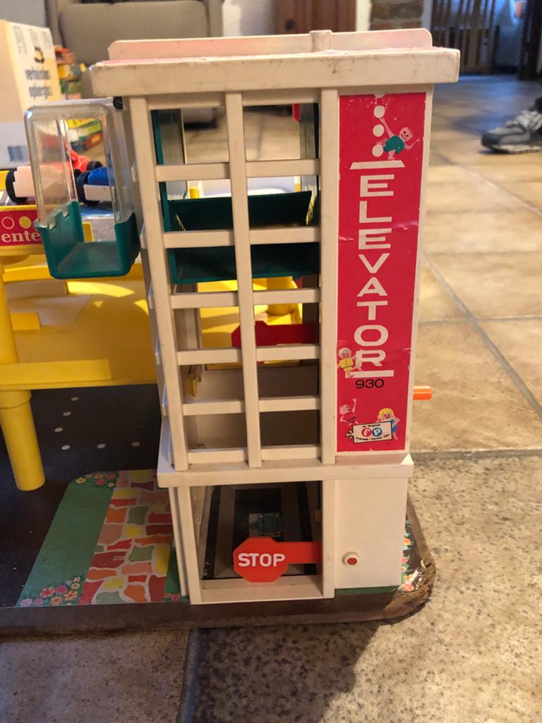 Fisher-Price Play Family Action Garage (Model #930), Ophalen of Verzenden, Gebruikt, Speelset