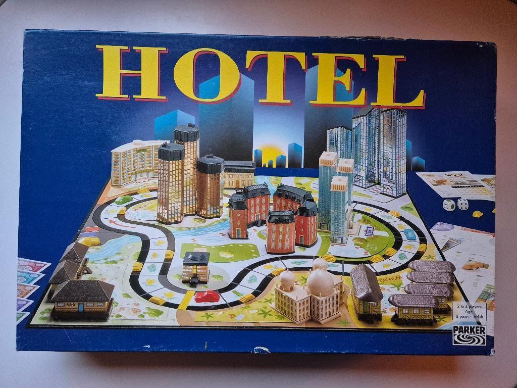 Hotel (Multilingual), Hobby en Vrije tijd, Gezelschapsspellen | Bordspellen, Zo goed als nieuw, Een of twee spelers, Drie of vier spelers